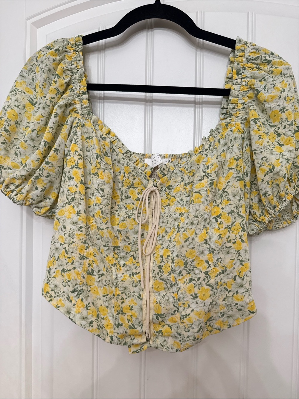ASTR The Lable Floral Puff-Sleeve Corset Top